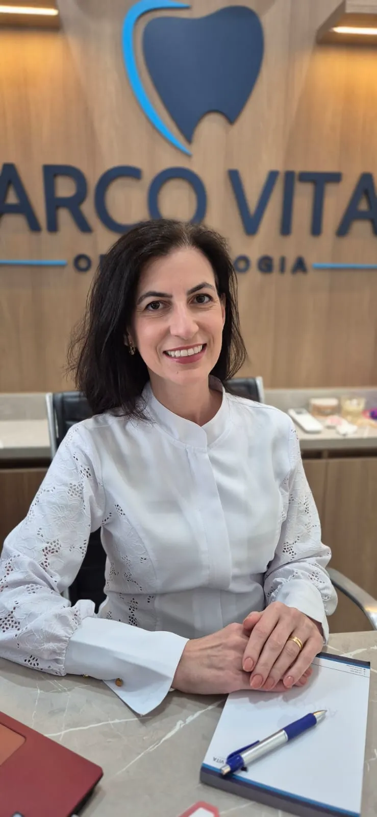 Dra. Andréia Regina do Couto Gomes Pereira, cirurgiã-dentista da Arco Vita Odontologia